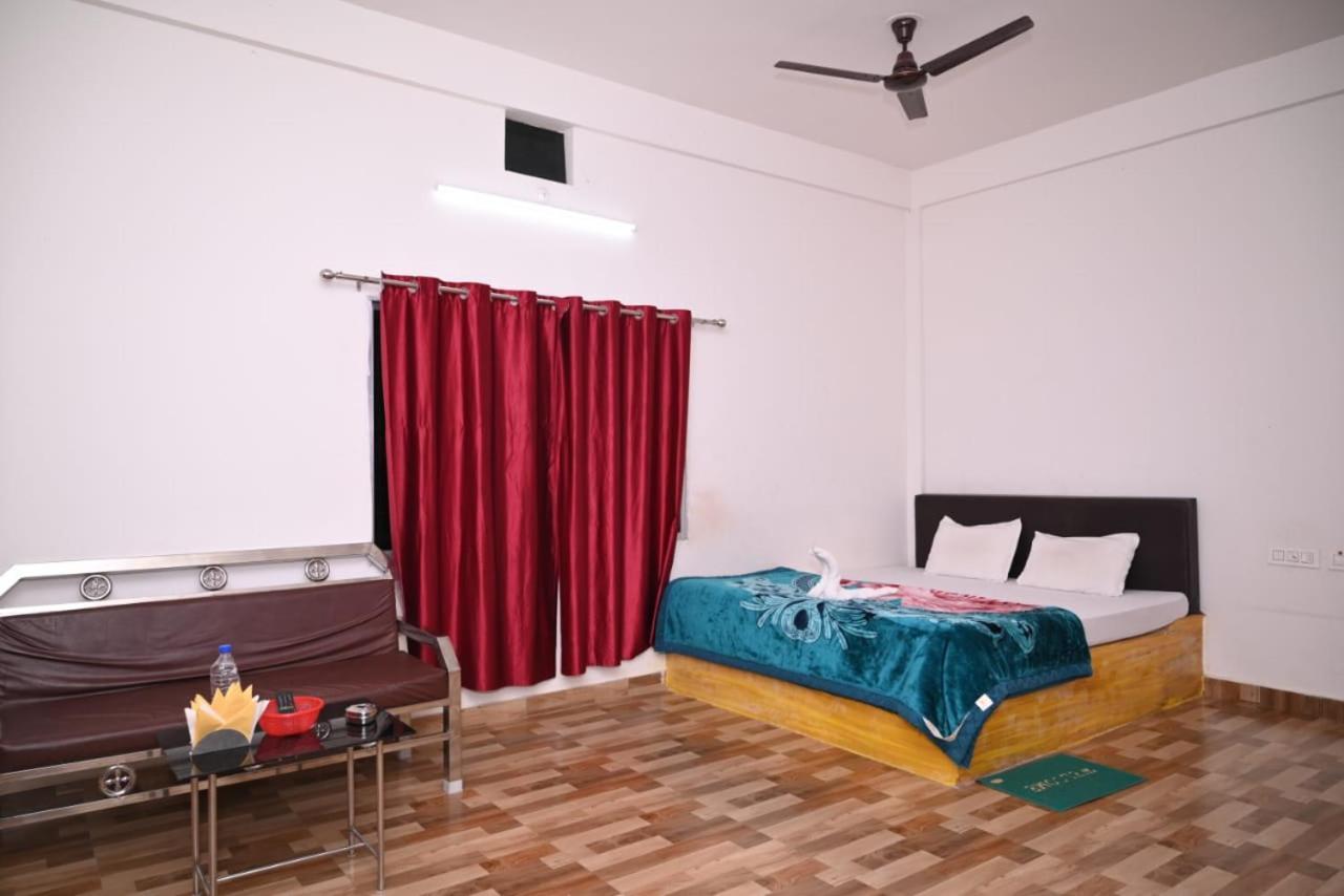 Chang Ghar Resort Казиранга Экстерьер фото
